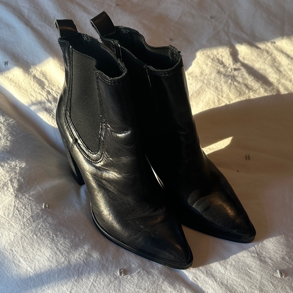 Vince Camuto Black Leather Ankle Boots 7.5
